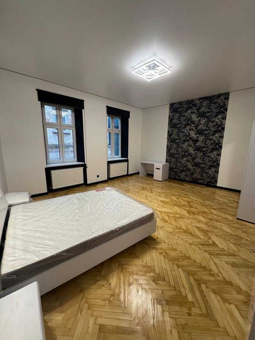 Оренда 1-кімнатної квартири Площа Ринок ЦЕНТР МІСТА ПЕРША ЗДАЧА