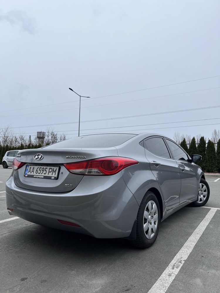 Hyundai Elantra 2013