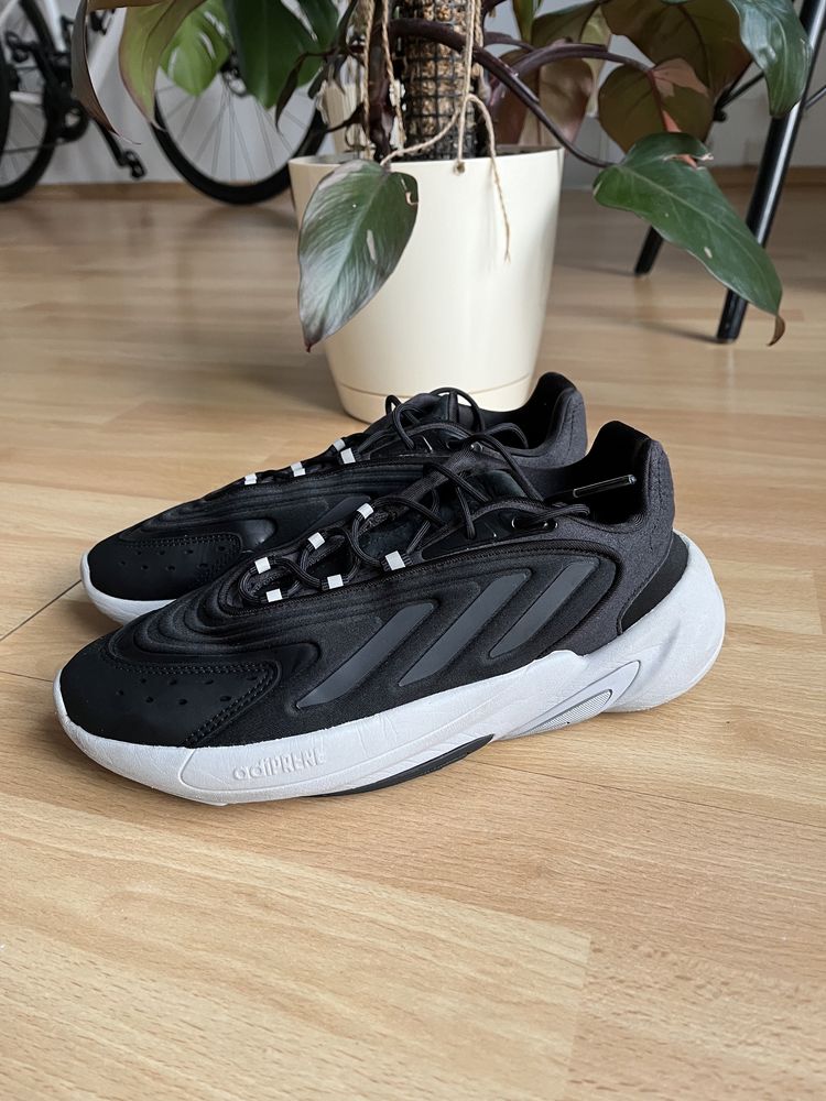 Adidas Ozelia 39 1/3