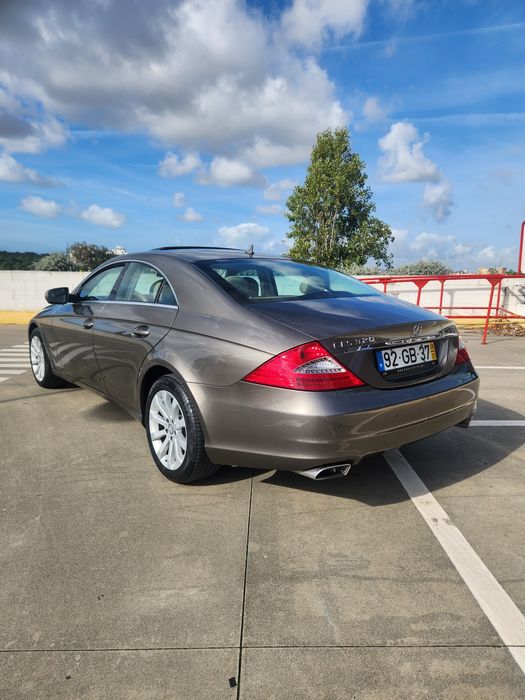 CLS 320 CDI só 150.000 km Nacional como novo com o livro de revisões