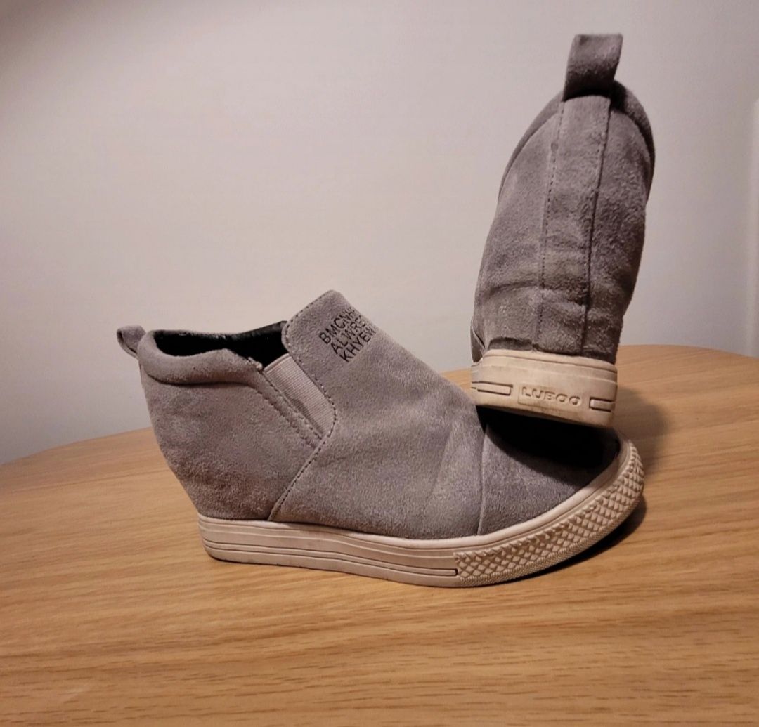 Wsuwane sneakersy LuBoo szary popiel na koturnie trampki 39
