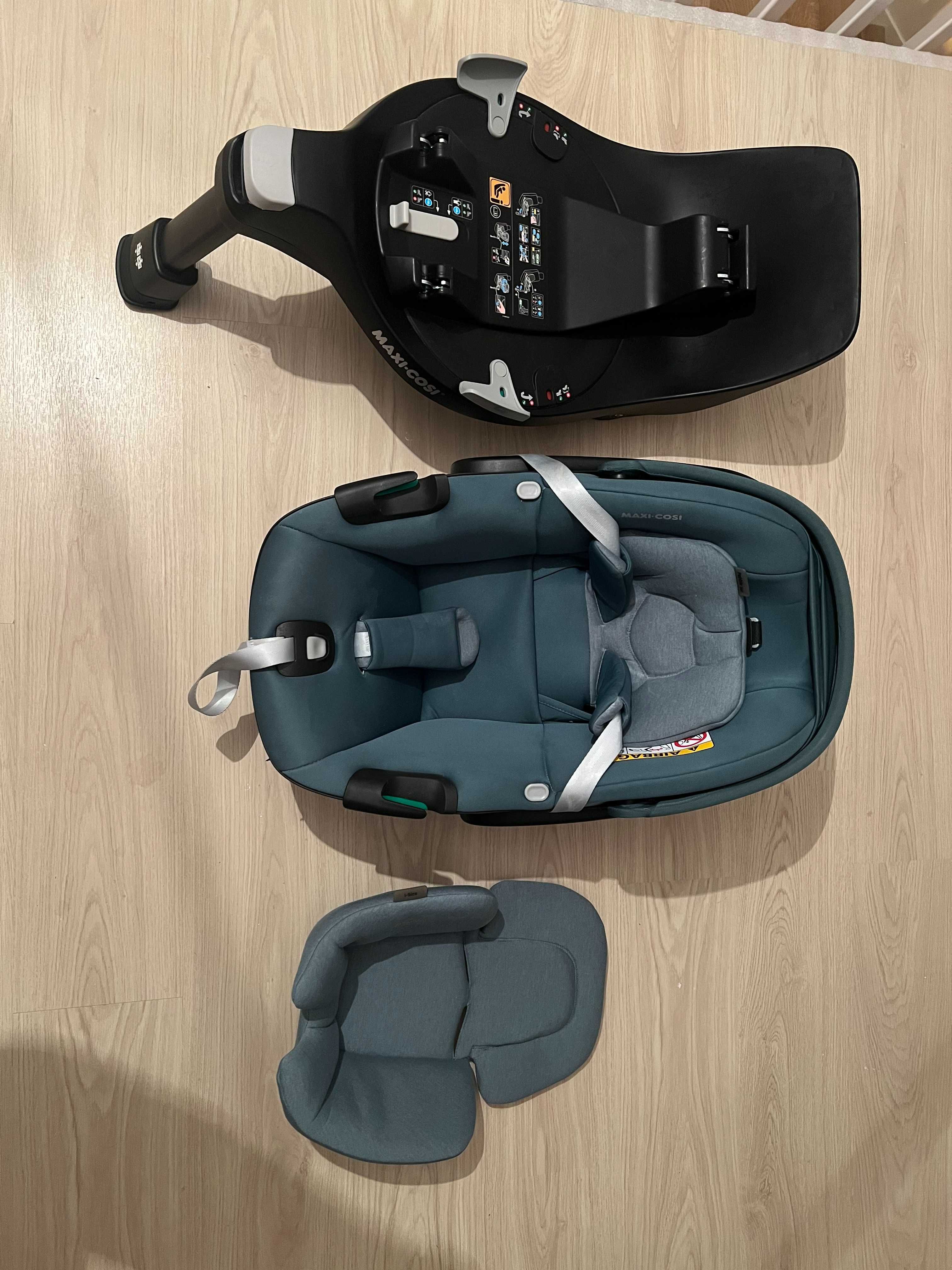 2 foteliki Maxi Cosi Pebble 360 z bazą familyFIX 360