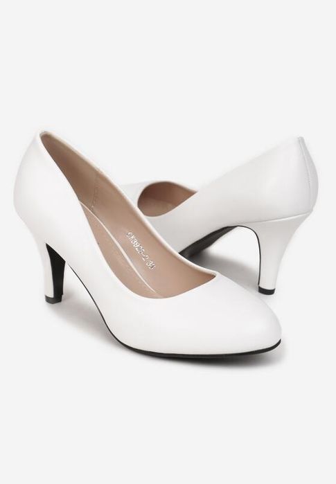 Білі туфлі на невисокому підборі, 39