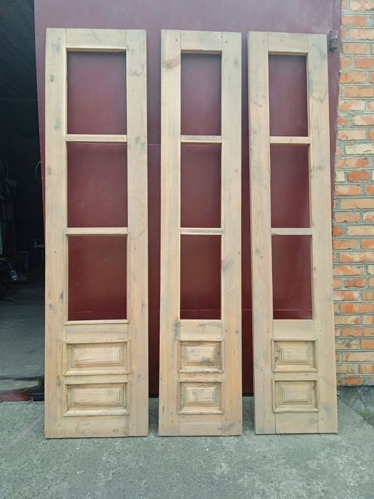 Двері соснові, двополі.