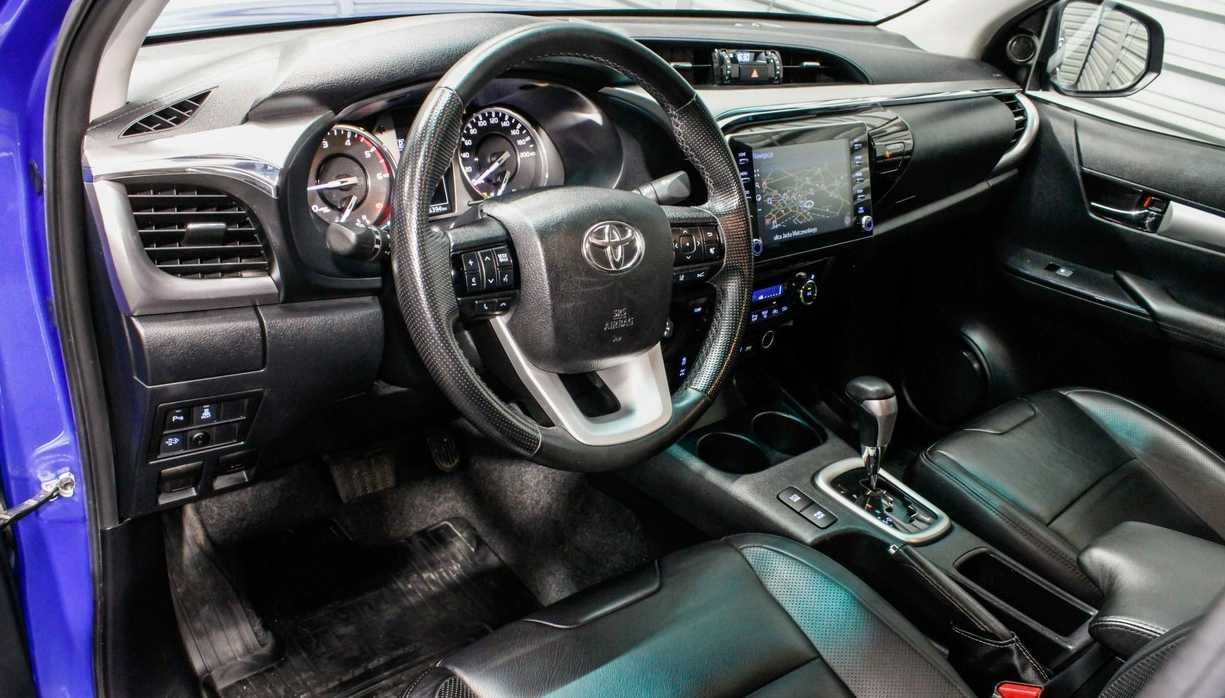 Разборка Toyota Hilux VIII  бампер комплектний