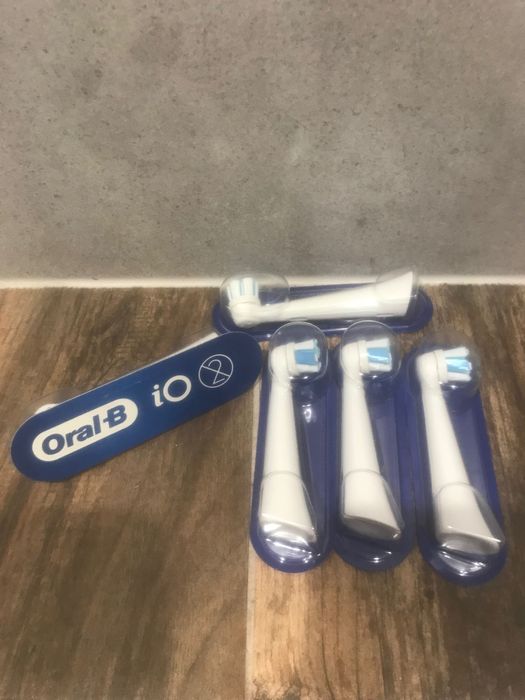 Końcowi oral b io