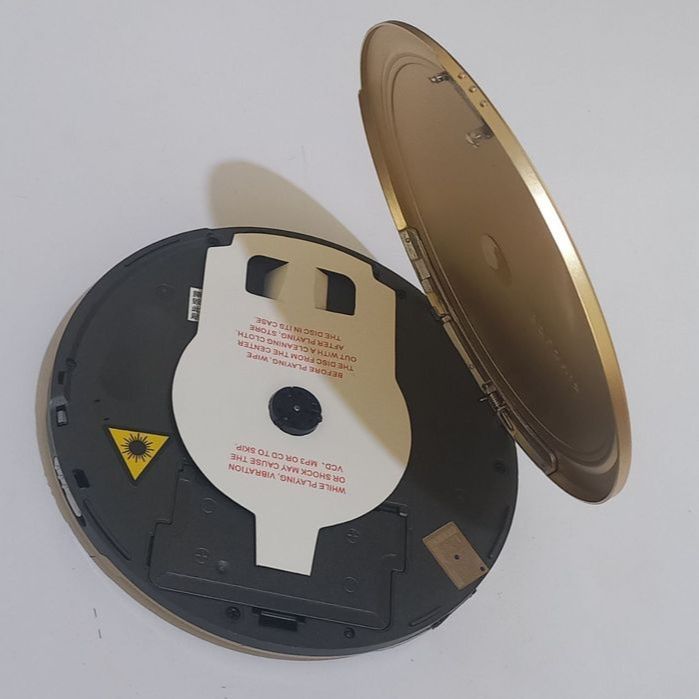 ретро CD-плеєр новий неробочий