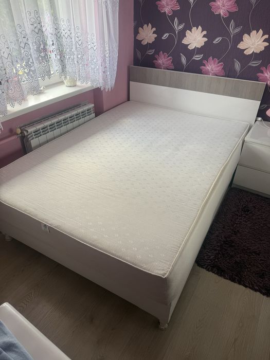 Łoże łóżko malzenskie z grubym materwcem 140/200