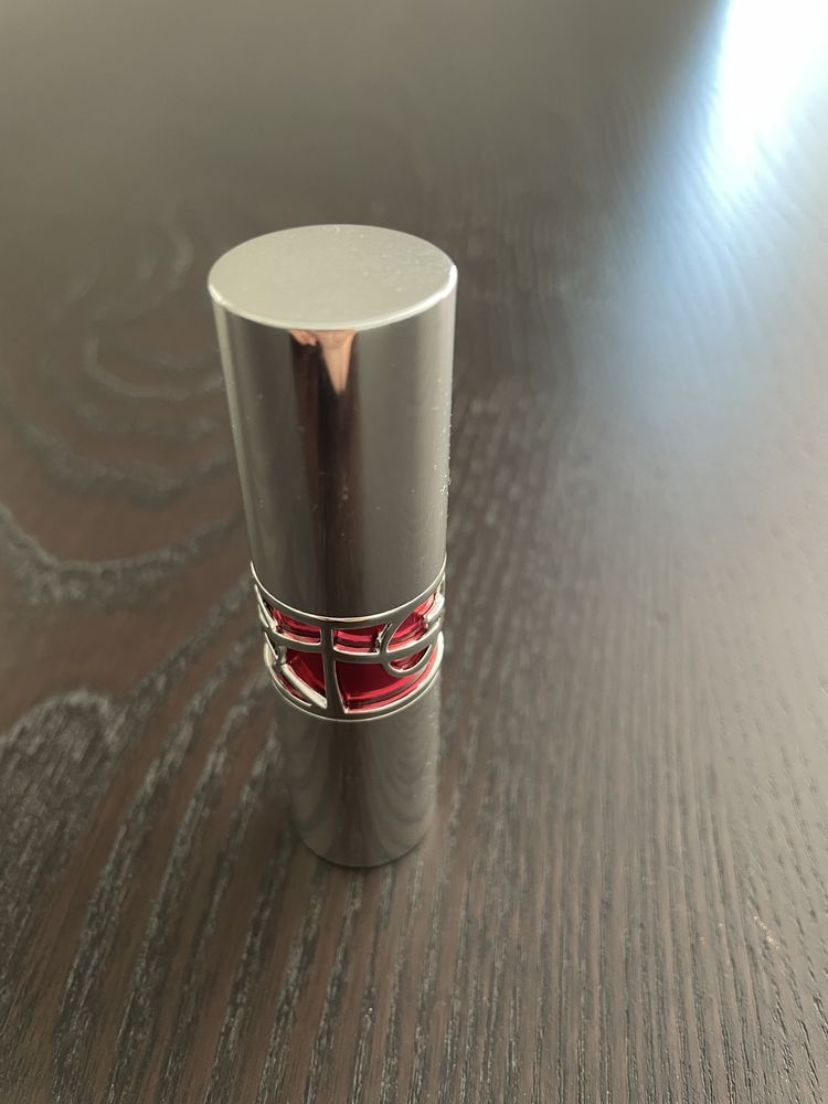 Batom YSL Candy Glaze vermelho