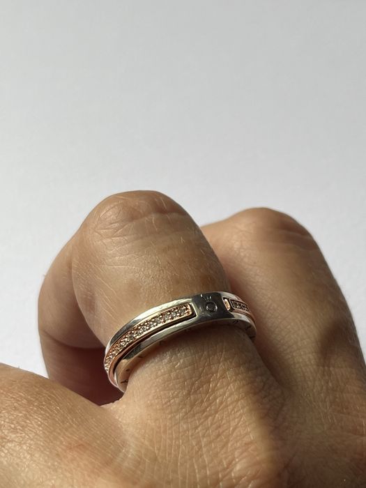 Pierścionek Pandora dwutonowy 18 logo cyrkonie 925srebro rose gold