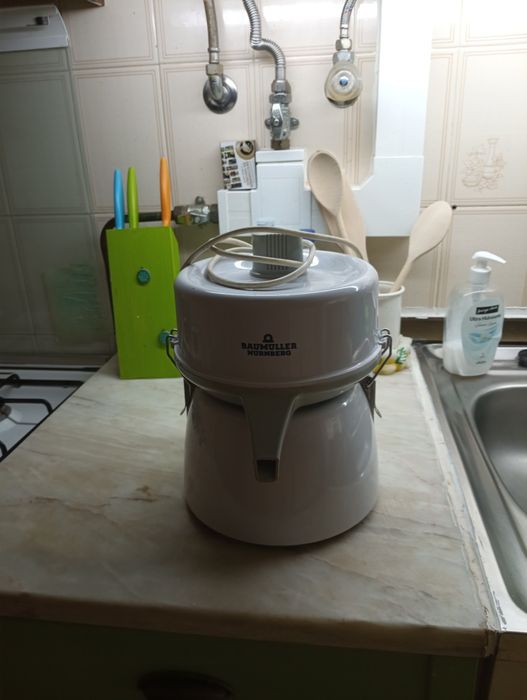 Máquina de sumos (antiga) como nova