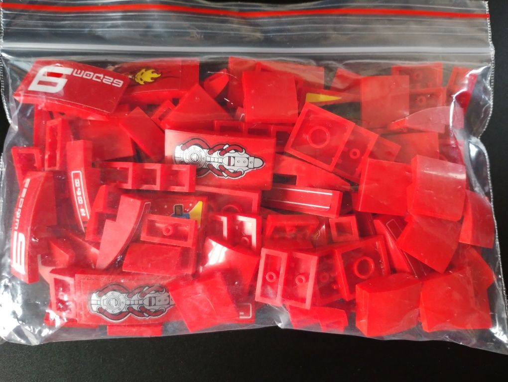 LEGO mix tile 100 szt. czerwone klocki do wygładzania