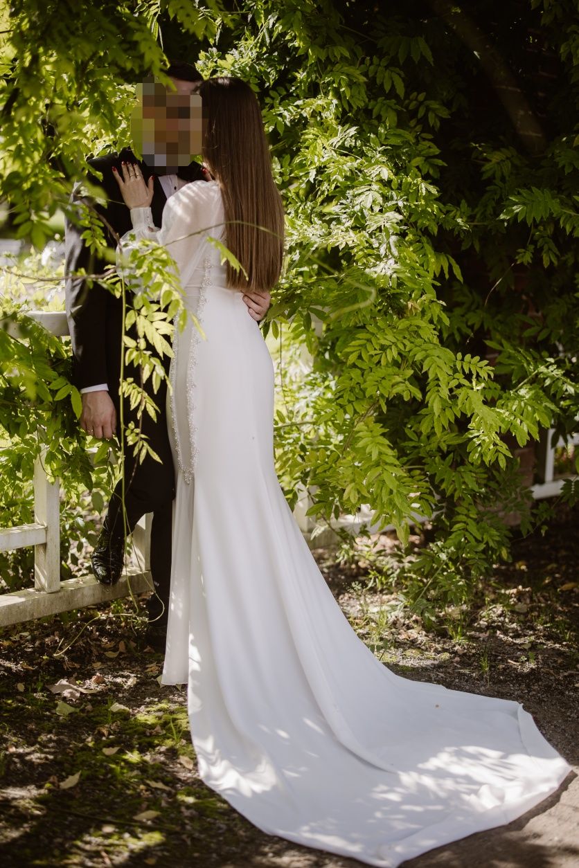 Suknia ślubna rybka Amaltea Pronovias off white