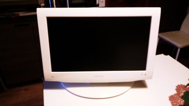 Telewizor LCD/TV/DVD TOSHIBA.21".MODEL NO.19DV734G.110V-240V~50/60Hz .