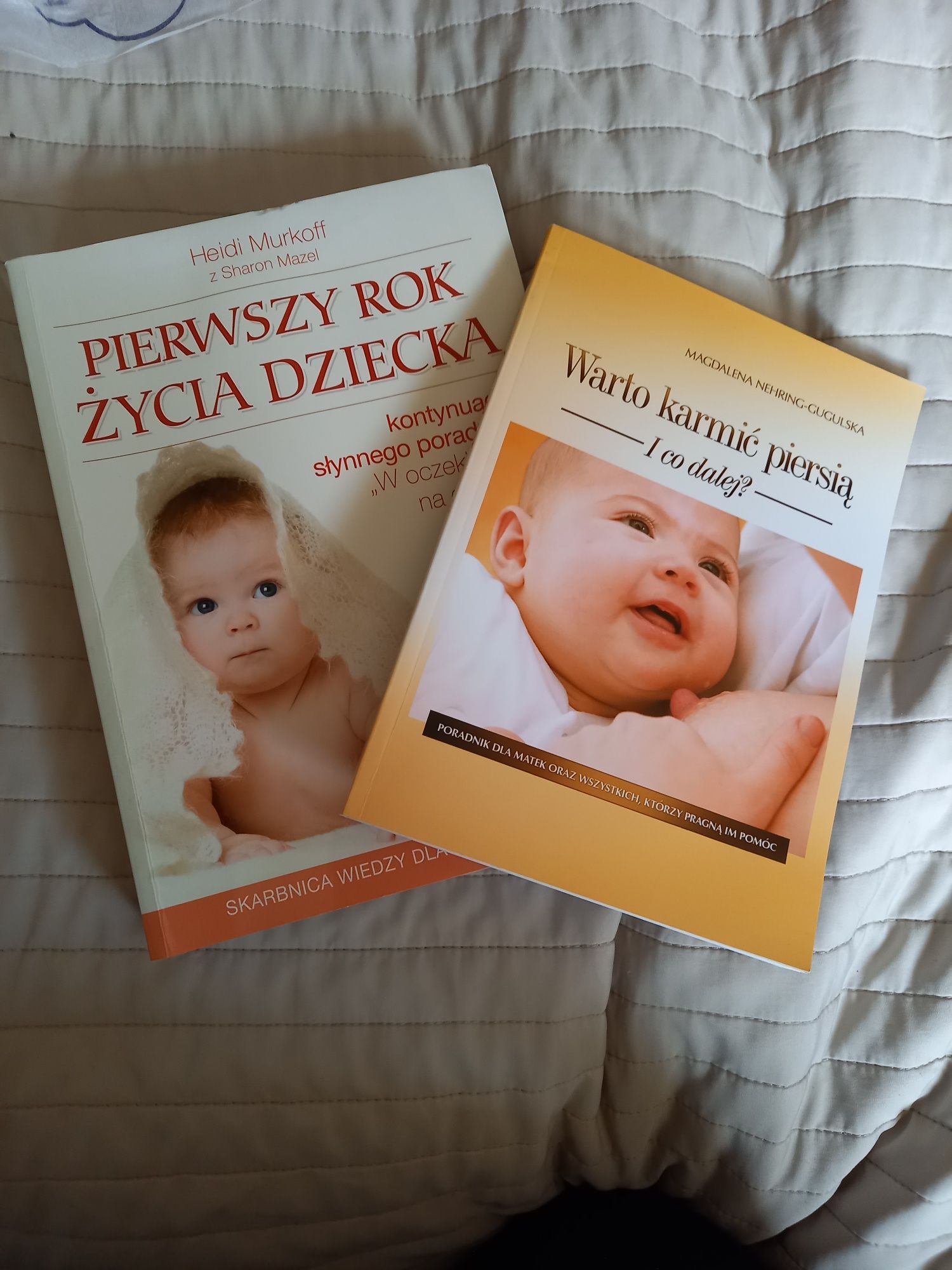 Książki: "Warto karmić piersią" i "Pierwszy rok życia dziecka"