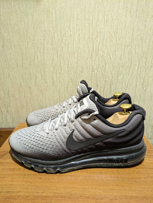 Nike Air Max 2017 чоловічі бігові кросівки розмір 41,5-42 (27 см)