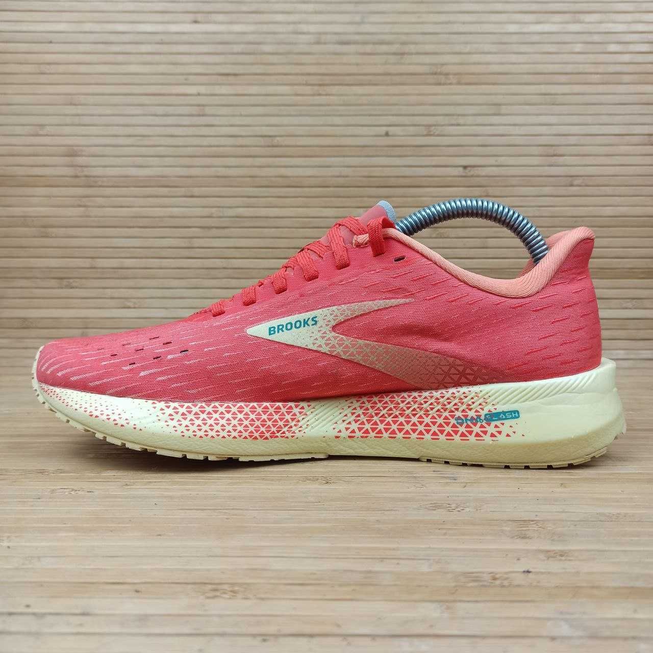 Бігові кросівки Brooks Hyperion Tempo  Розмір 41 (26,5 см.)