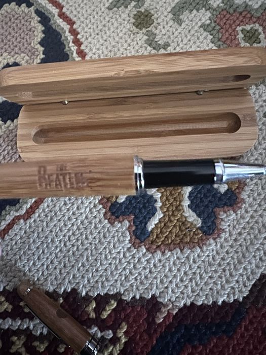 Caneta beatles madeira