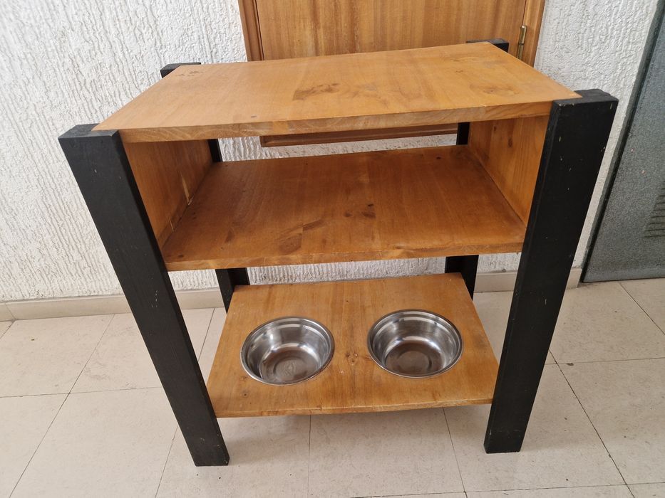 Móvel comedouro para cão/gato
