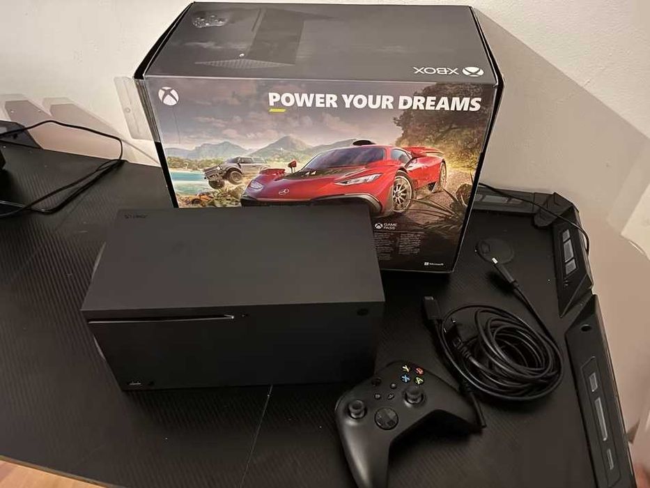 Xbox Series X pojemość 1 tb na gwarancji sprawne wszystko jest