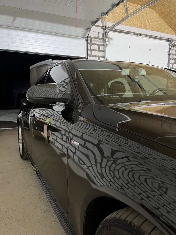 Пластикові накладки на дзеркала карбон  audi A4 B8