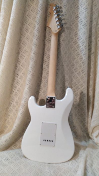 Електрогітара Vision Stratocaster by MSA (колір White, +кабель)