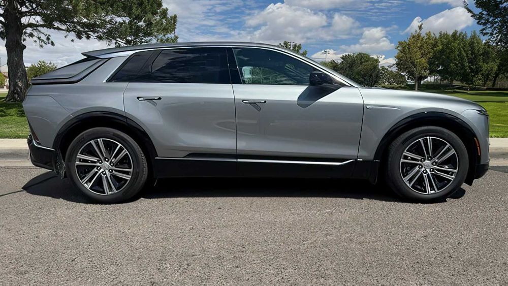 Cadillac LYRIQ      2024