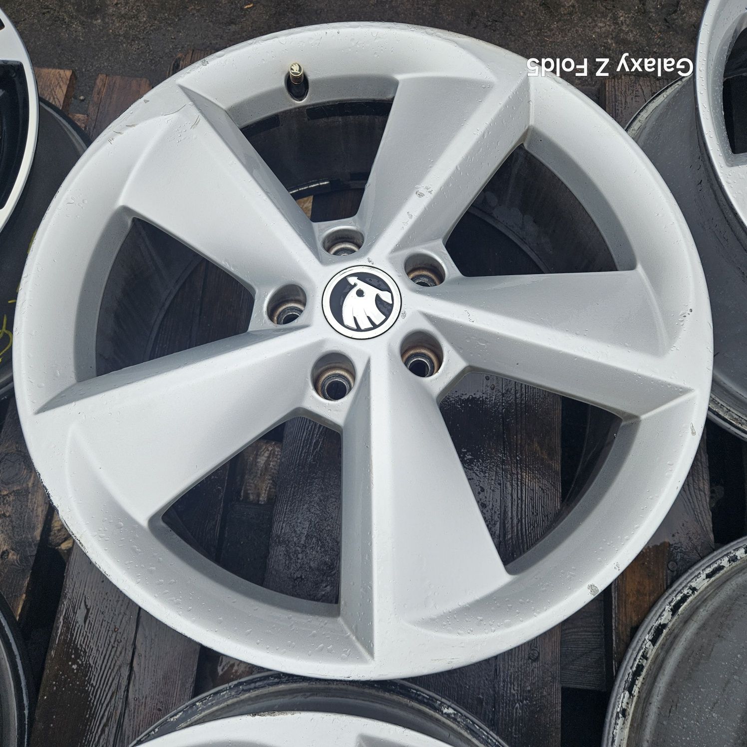 Alufelgi 18 Skoda Octavia Superb Yeti Karoq Kodjaq 5x112 ET51