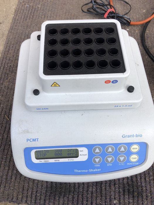 Thermo shaker wstrząsarka termiczna PCMT Grant bio HC24N