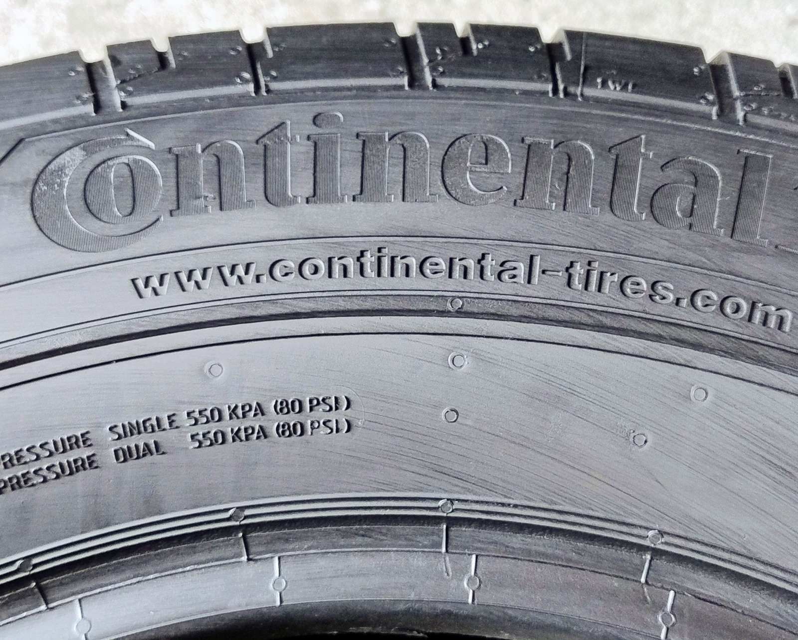 Шини літні R16C 235/65 Continental Conti Van Contact 200