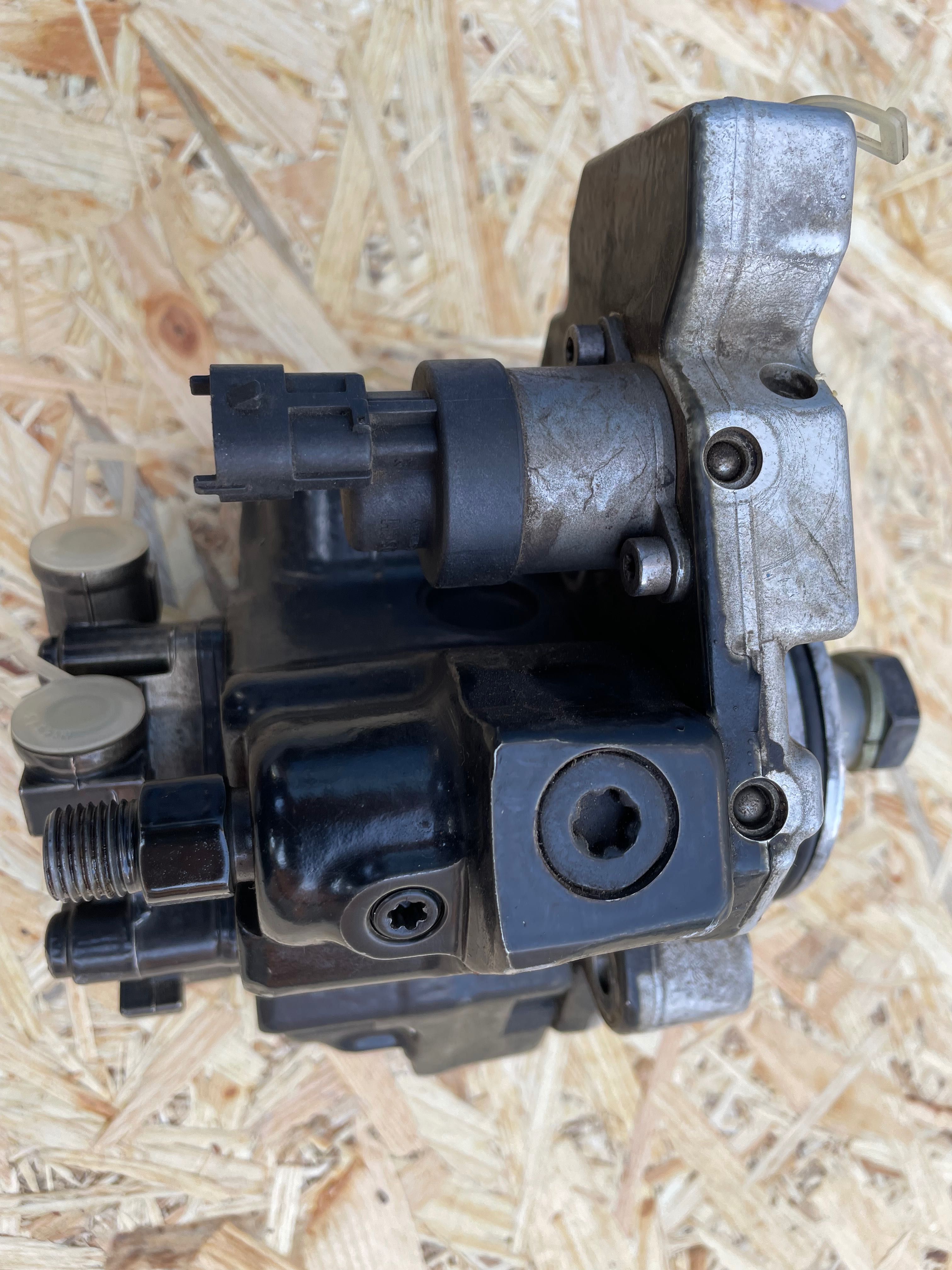 Топливный насос MAN TGM common rail