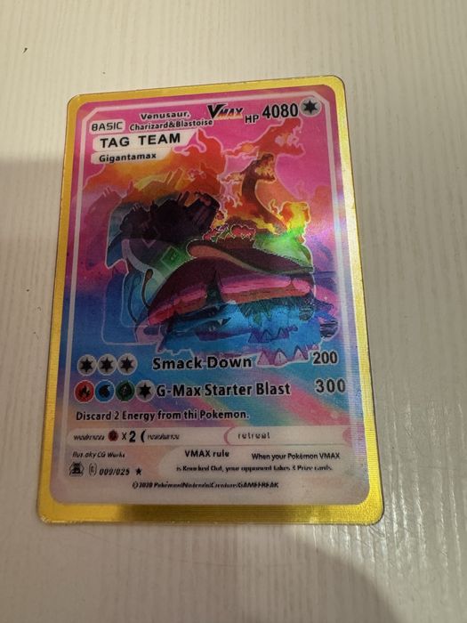 Колекційна промо картка покемона Venusaur VMAX. Pokemon Charizard 3D.