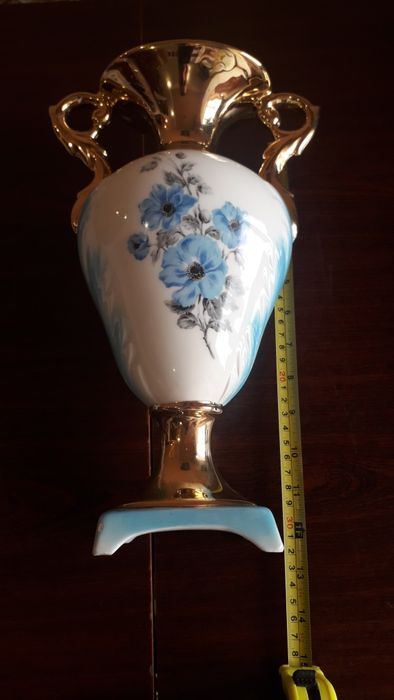 Продам вазу позолота