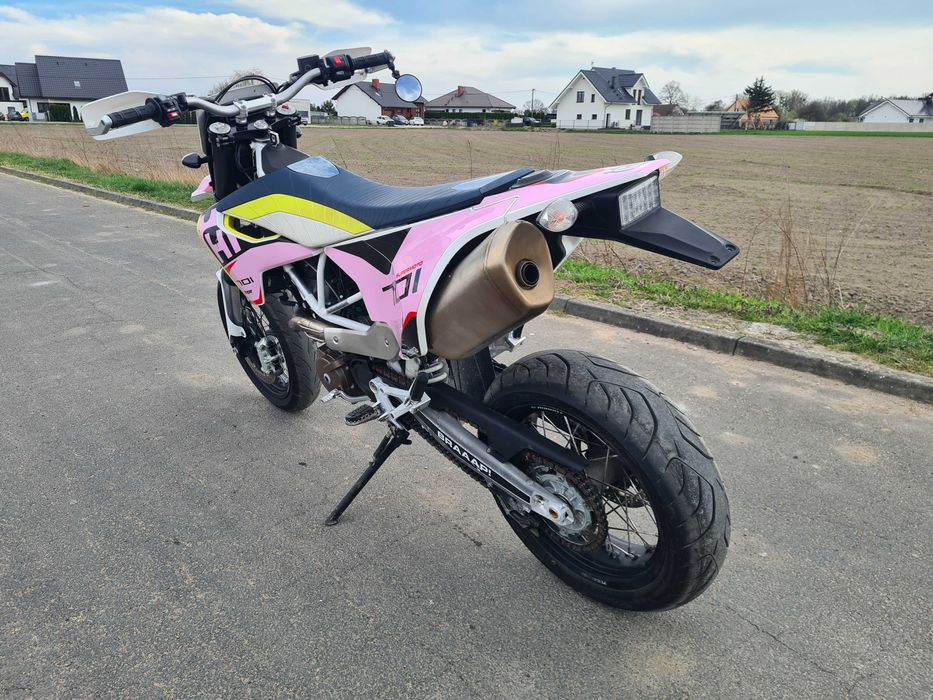 Husqvarna 701 Supermoto  4 tyś km