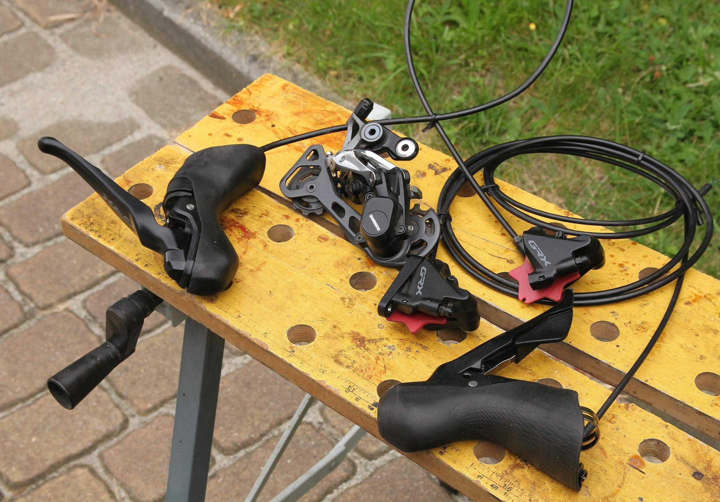 Klamkomanetki i hamulce SHIMANO GRX 1x11-biegowe