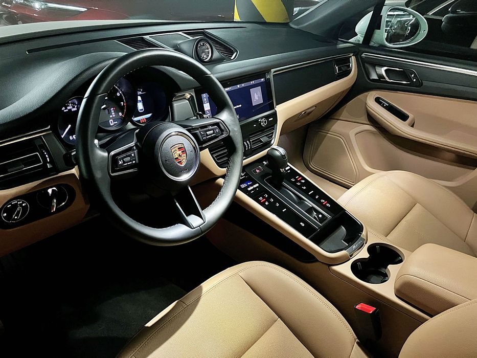 Wynajem PORSCHE MACAN 2024
