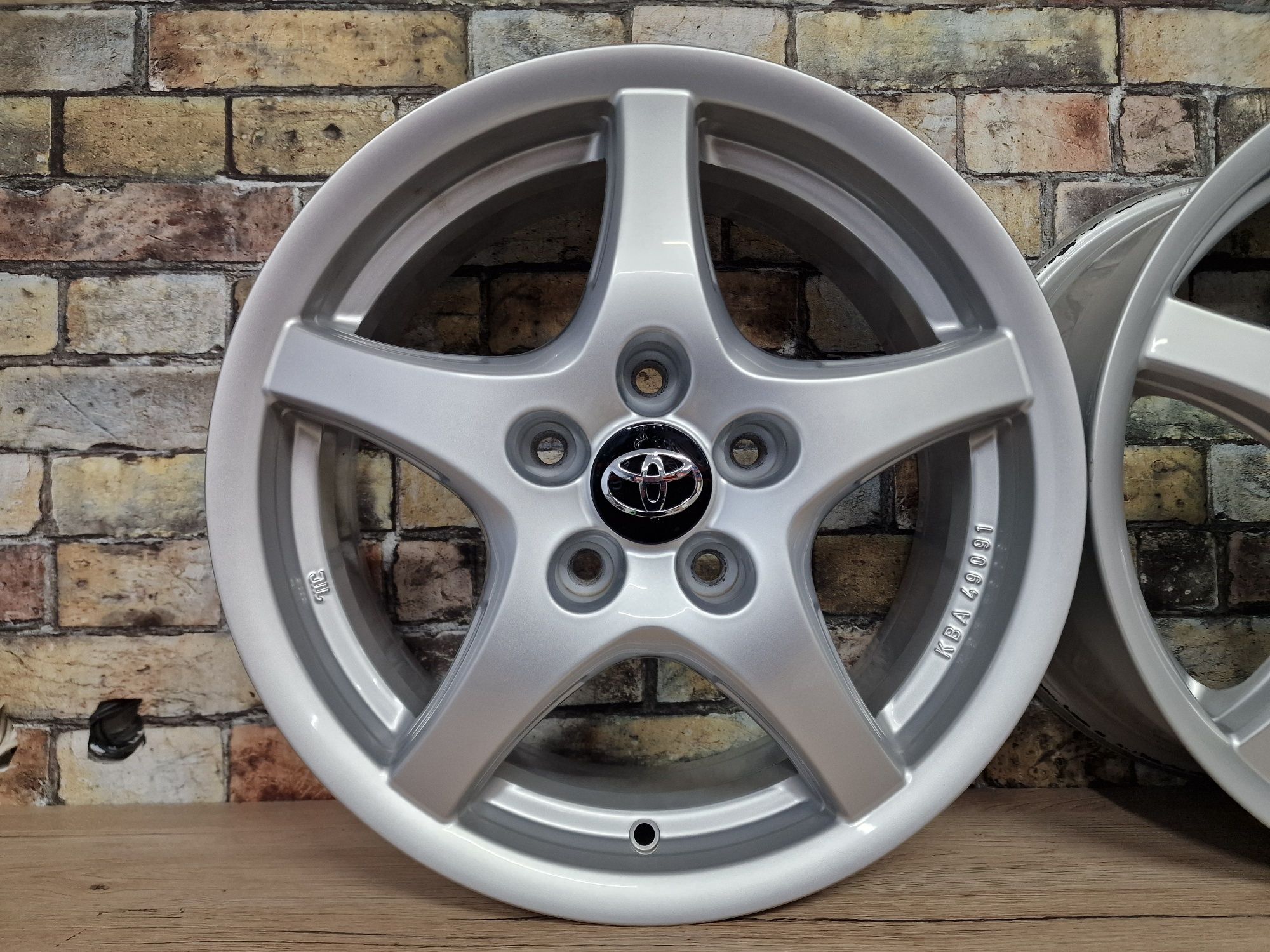 Felgi 16 5x114,3 TOYOTA Auris Avensis Corolla Rav4 Verso Picnic Previa