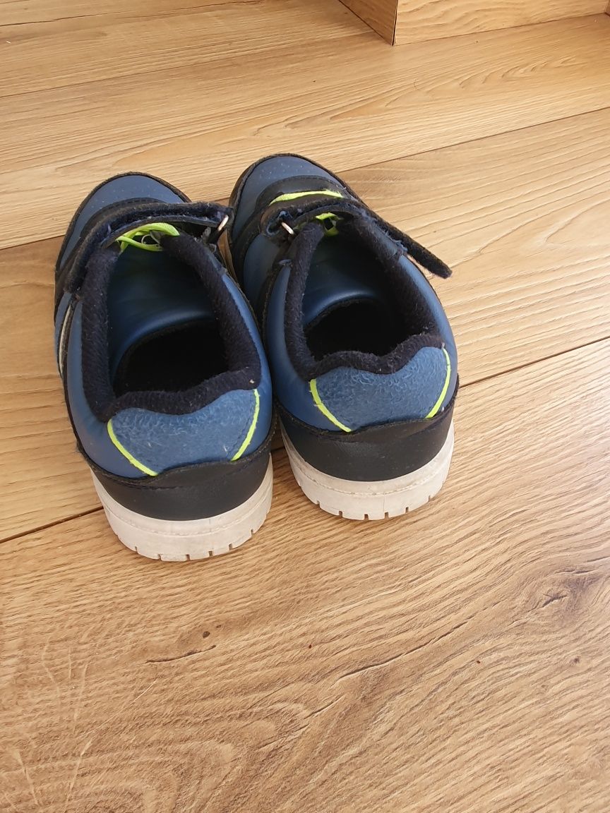 Buty na rzepy rozm. 33