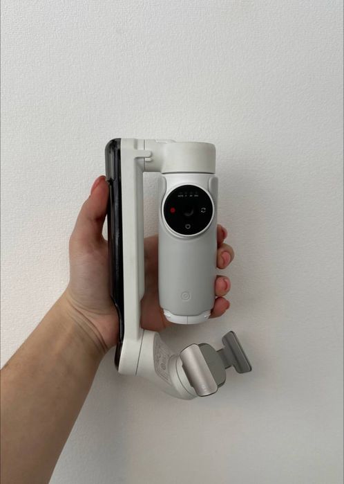 Кращий стабілізатор для телефону insta360 flow