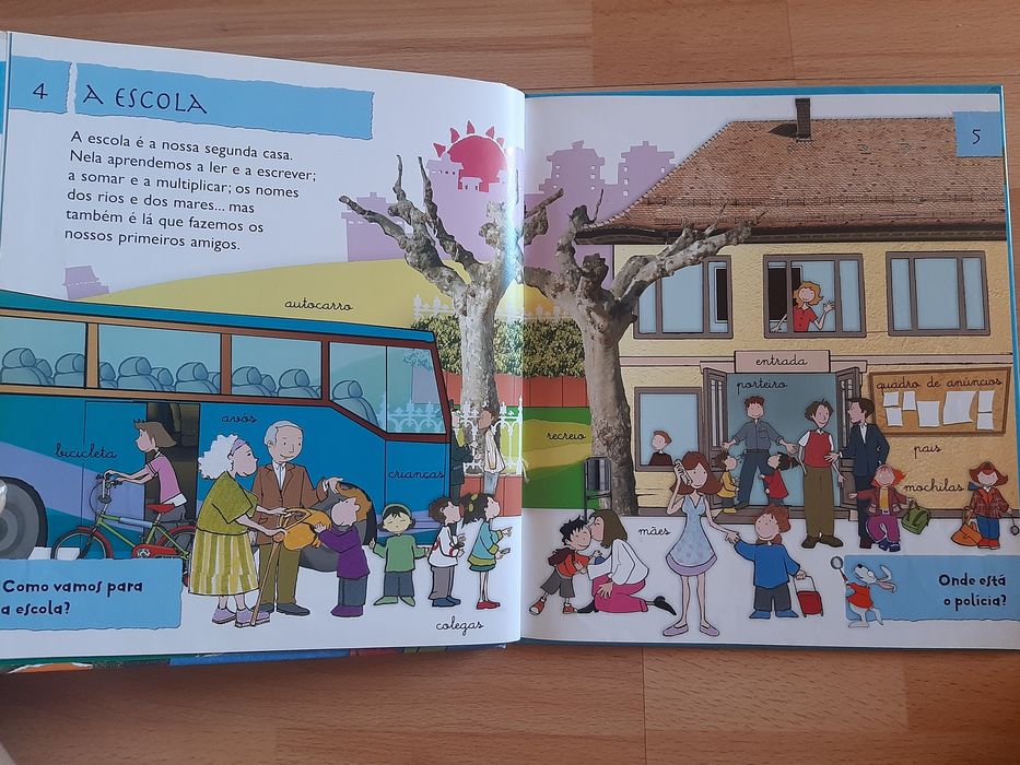 Livro 'O meu primeiro livro - A escola'