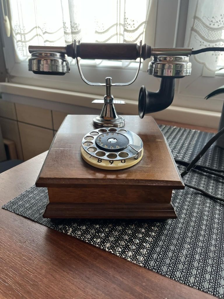 Telefon stacjonarny PRL drewniany
