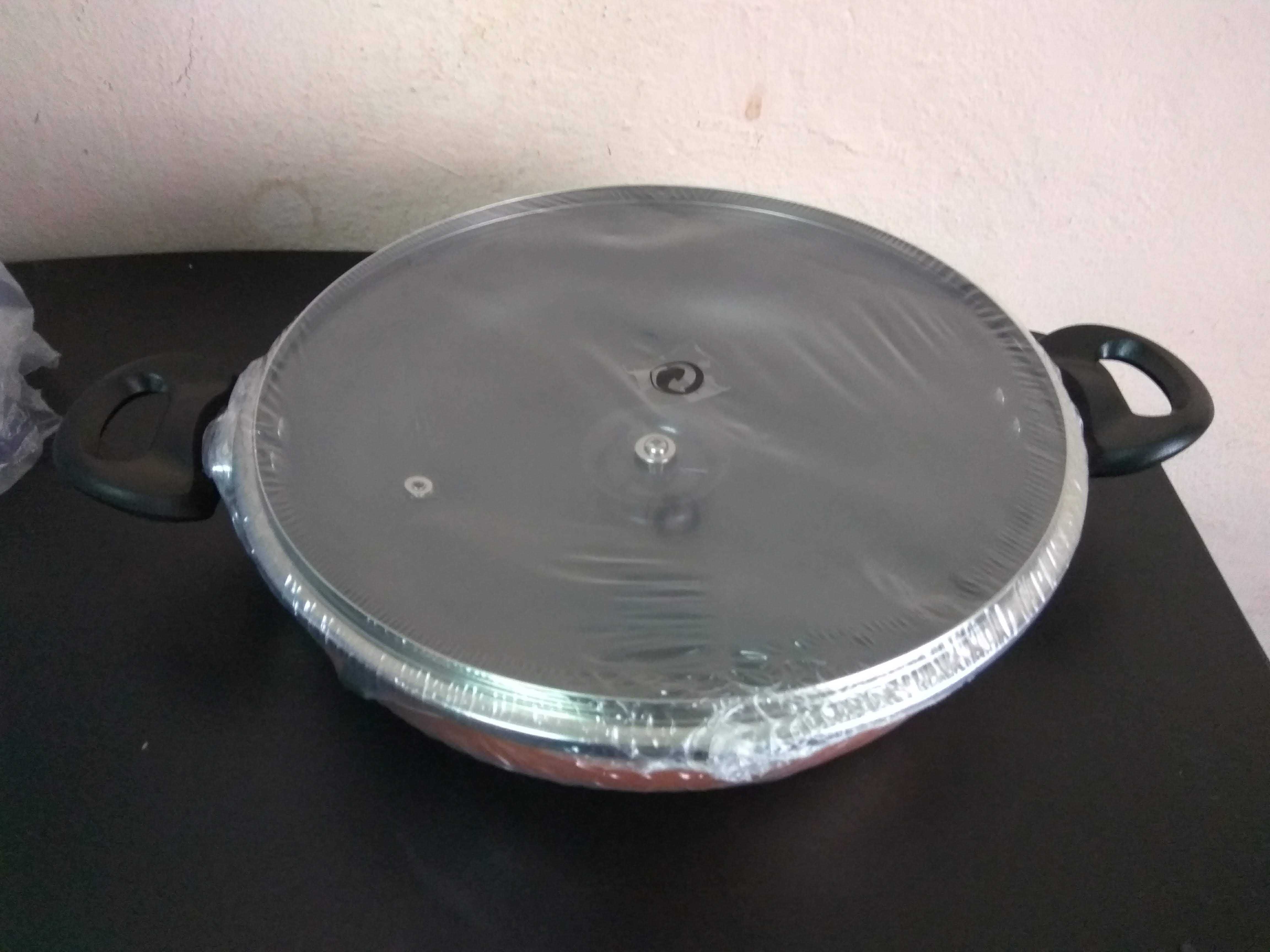Сковорода сотейник BRATmaxx з антипригарним покриттям зі кришкою