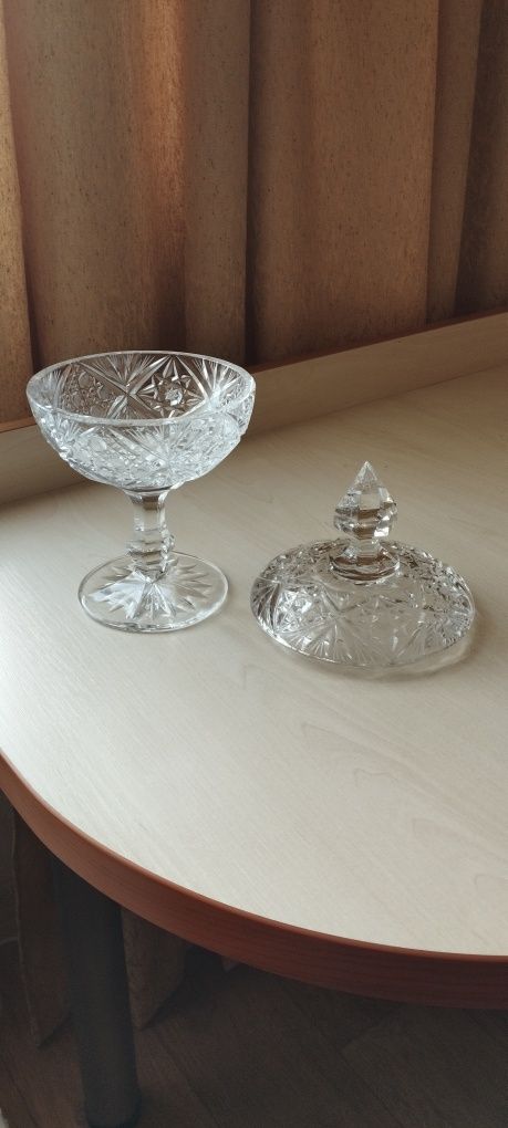 Хрустальная конфетница