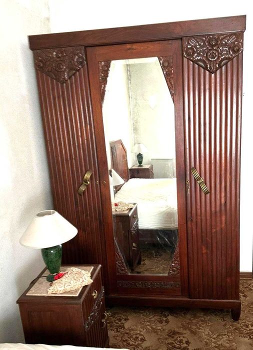 Roupeiro 3 portas centenario, armário impecável