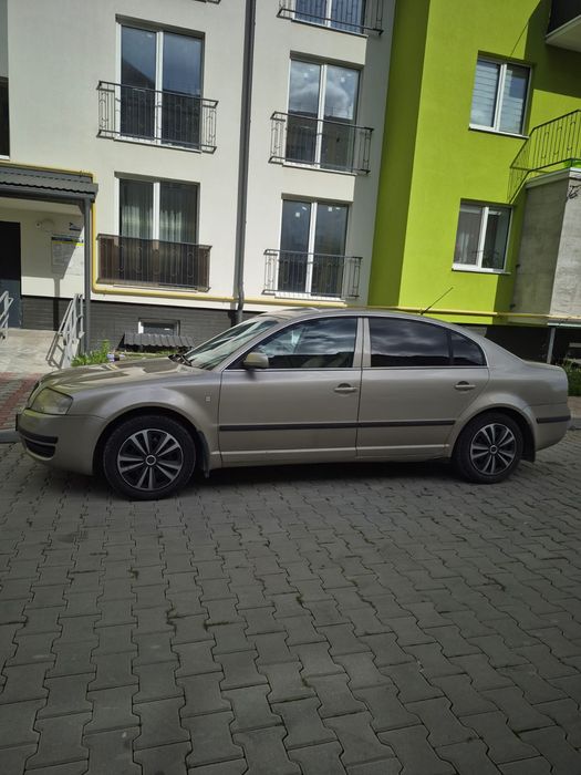 Skoda.  superb..