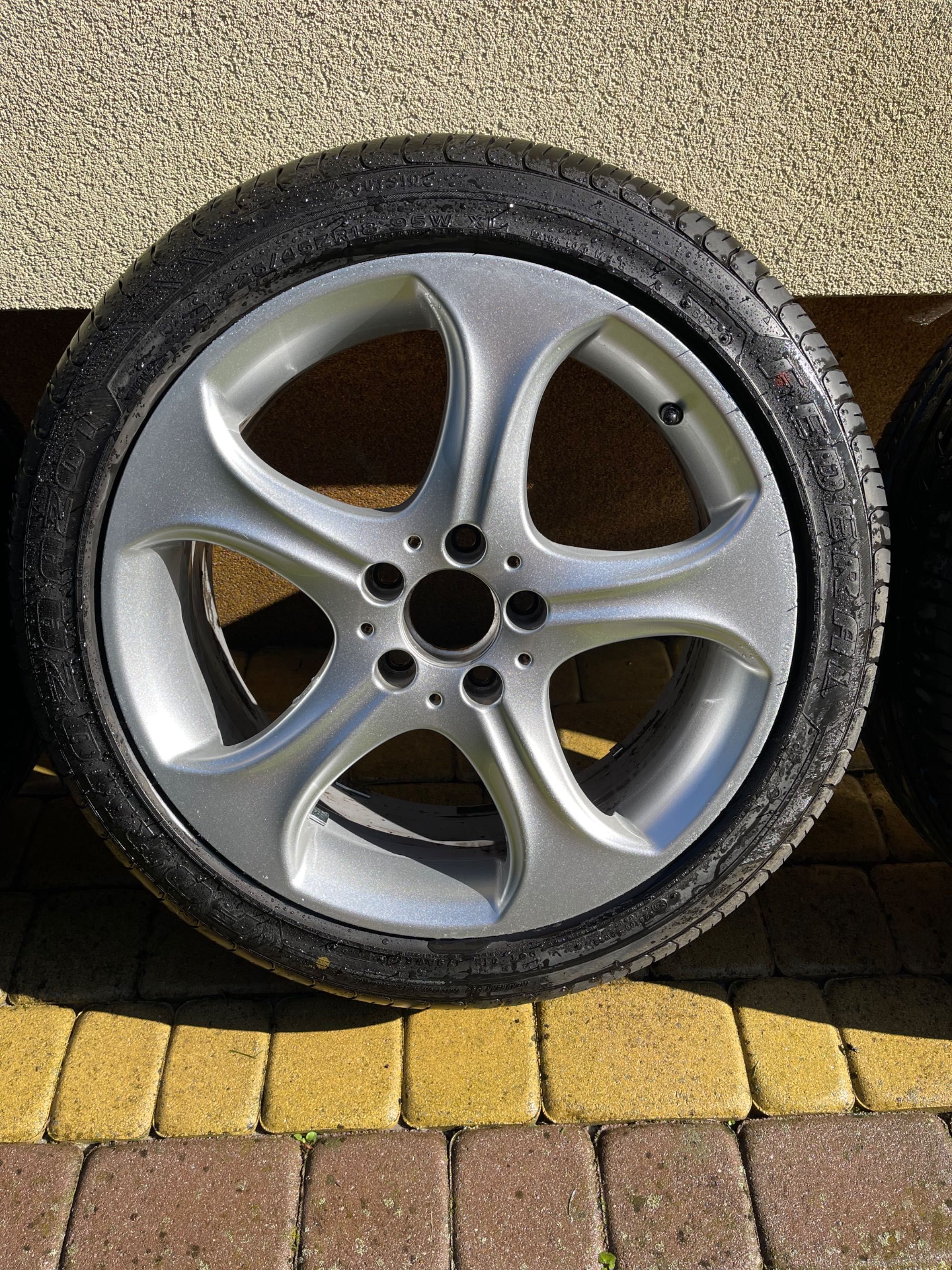 Oryginalne felgi Mercedes 5x112 R18 z oponami letnimi