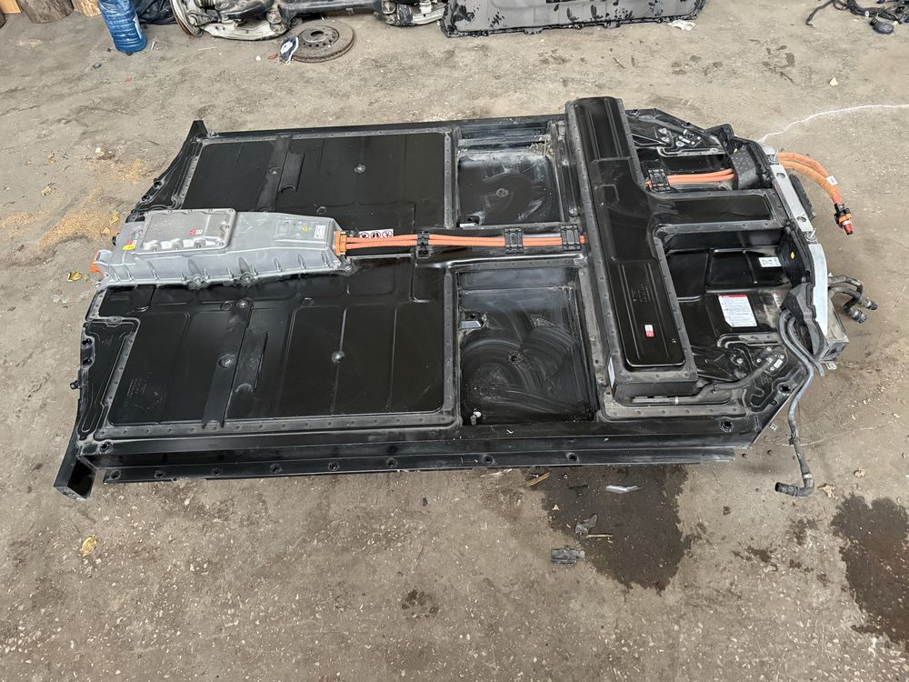 Продам акумулятор, батарея для Porsche taycan 93kwt