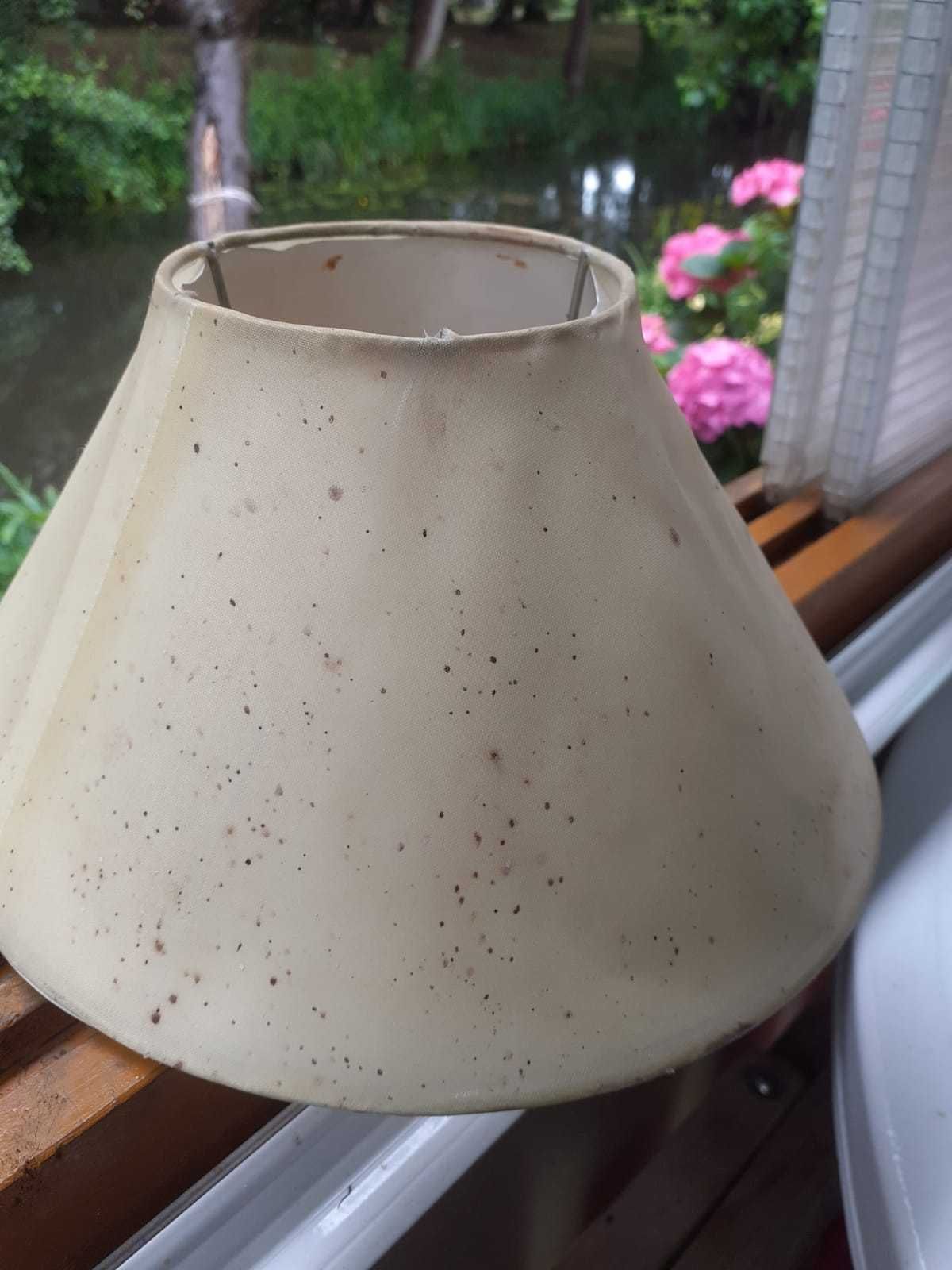 Lampa z abażurem