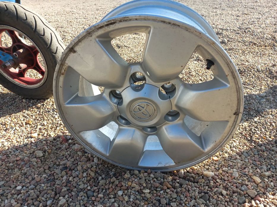 Toyota Hilux felgi alufelgi 15cali komplet