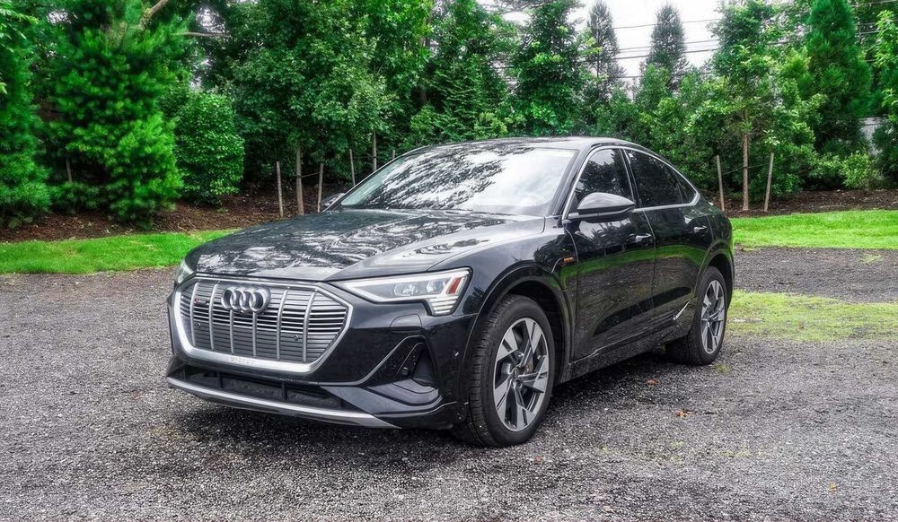 Audi e-tron      2022